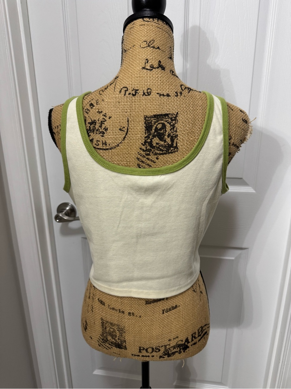 Cropped Ribbed Henley Tank - Picture 7 of 10